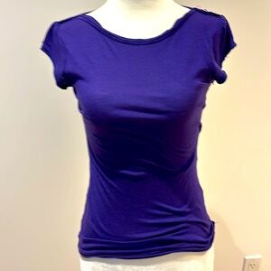 Anthropologie little yellow button purple top size XS